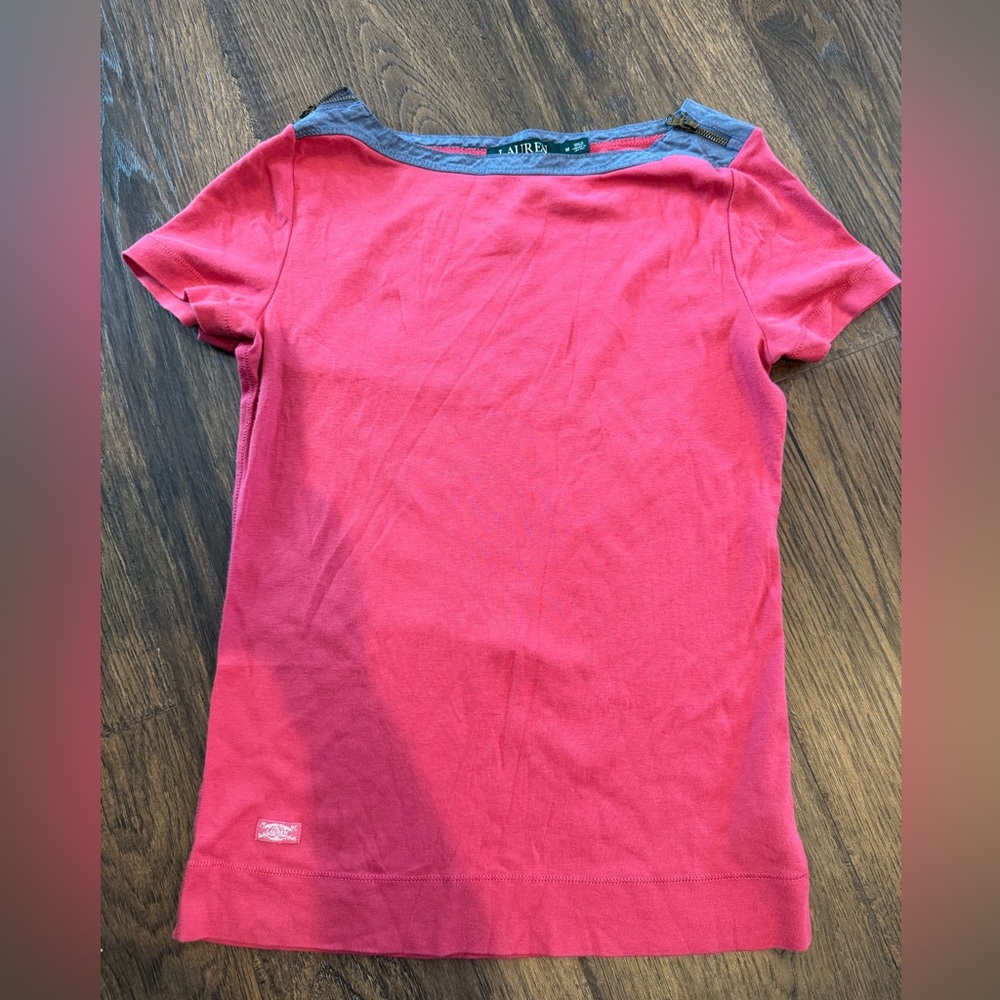 LAUREN Ralph Lauren Women’s Pink Short Sleeve with Zipper Accent Size Medium
